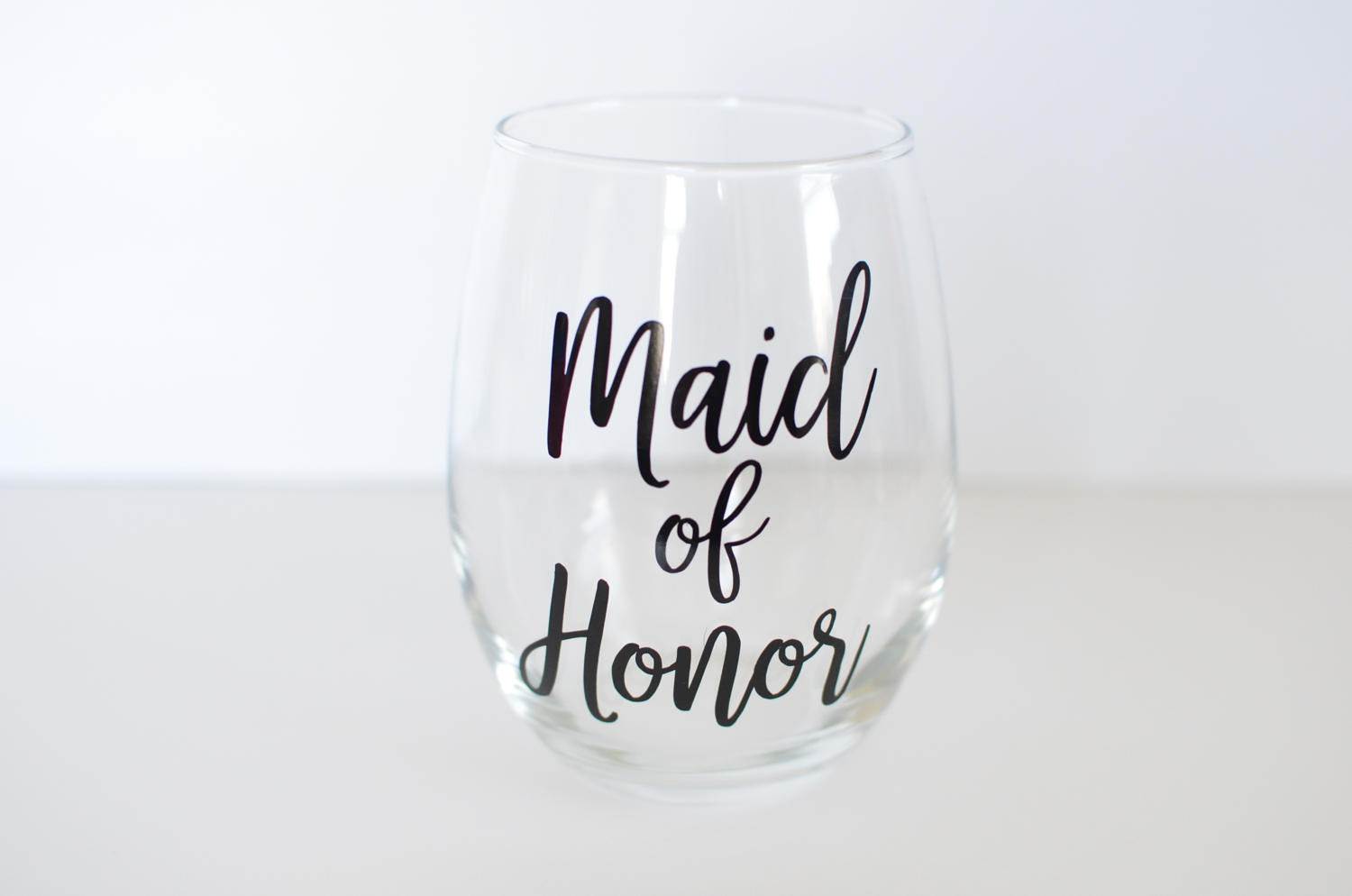 https://twistedhangers.com/wp-content/uploads/2017/03/maid-of-honor-wine-glass-maid-of-honor-gift-58cb62721.jpg